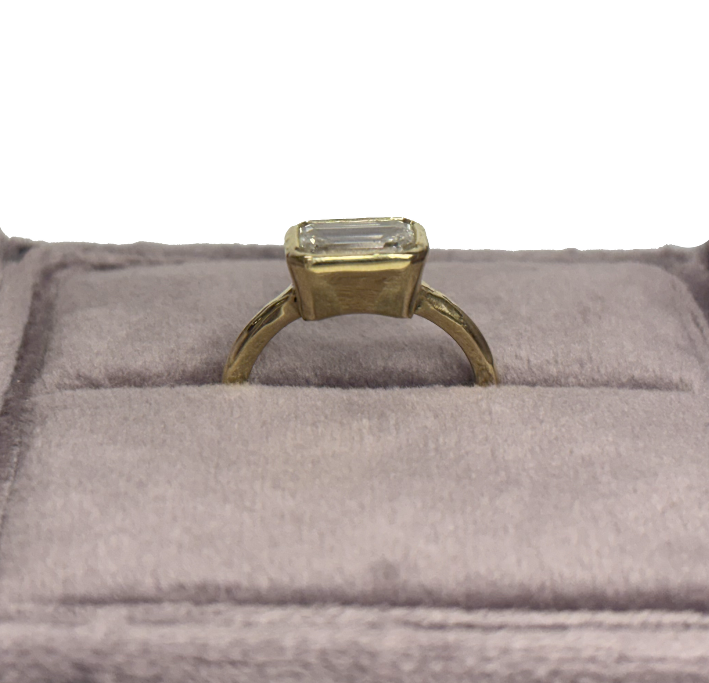 E/W Bezel Set in 14kt YG 2.53 EM Cut FVS1 IGI