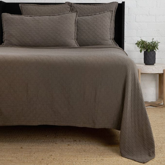 Ojai Greige Queen Matelasse 90x90"