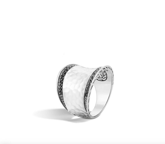 Classic Chain Hammered Saddle Ring with Black Sapphire