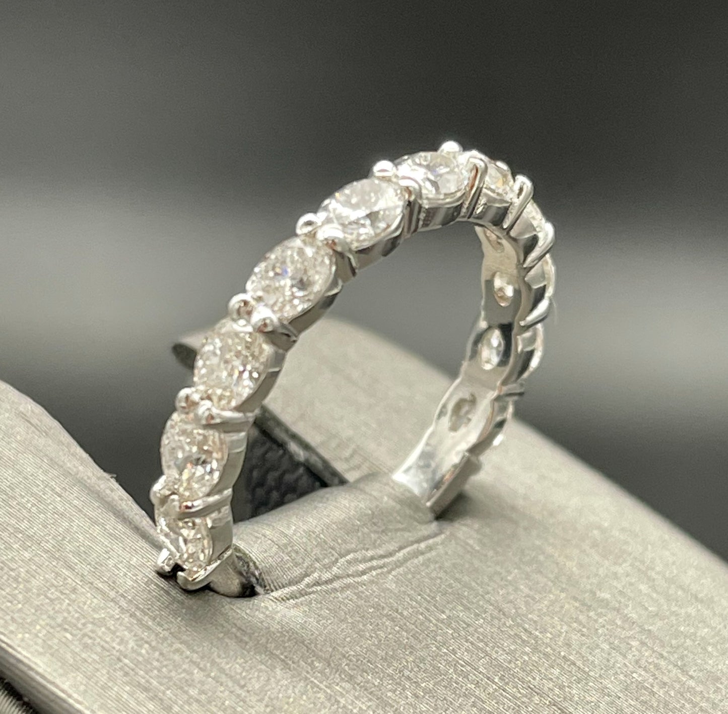 14kt WG EastWest Oval 1.5ct G-VS1